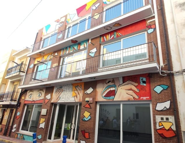 Imagen: Nueva fachada de la Biblioteca de Benitatxell