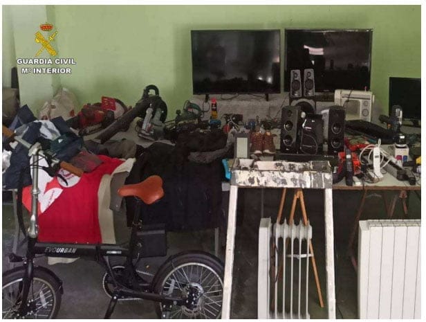 Imagen: Objetos robados recuperados por la Guardia Civil