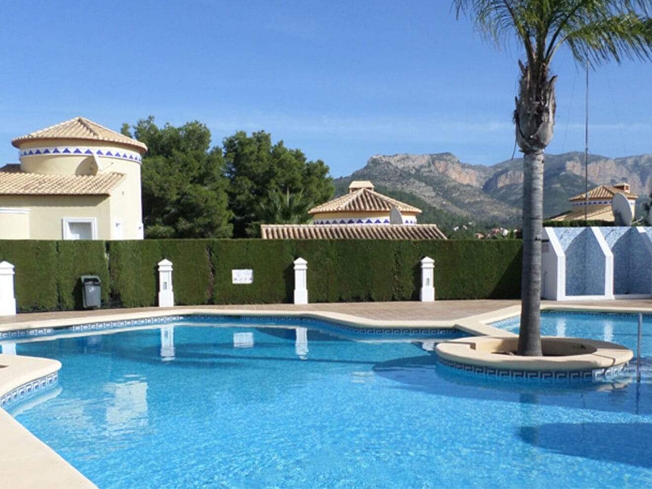 Piscina en un bungalow en venta en La Sella - Promociones Denia S.L.