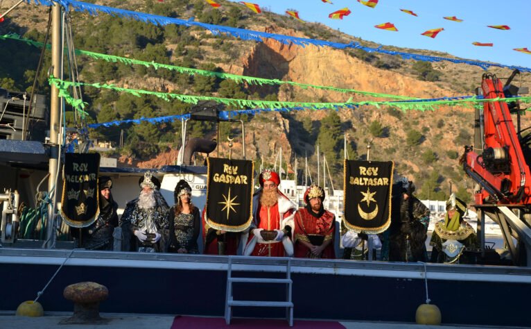Los Reyes Magos llegan a Jávea en barco