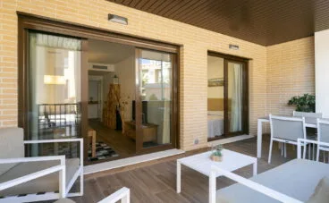 Terraza de un apartamento de vacaciones en Jávea – Quality Rent a Villa