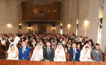 Mayorales y mayoralesas en al misa en honor a la Virgen del Loreto de Jávea