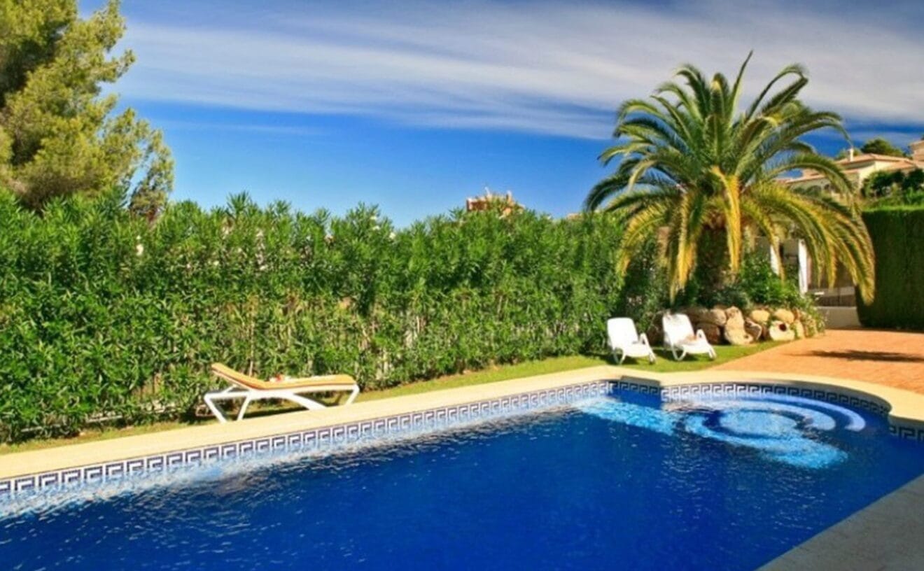 Piscina de un chalet en venta cerca del Arenal en Jávea - Terramar Costa Blanca