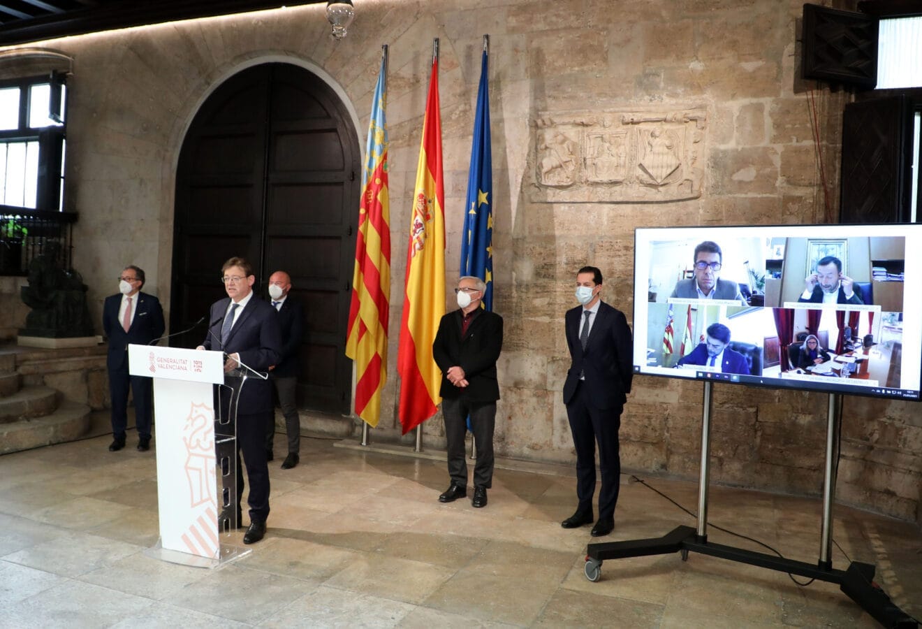 Presentación de las ayudas Paréntesis