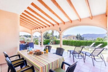 Terraza de un chalet de vacaciones para ocho personas en Jávea – Aguila Rent a Villa