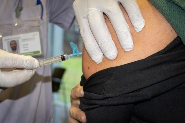 Imagen: Vacunación en el hospital comarcal