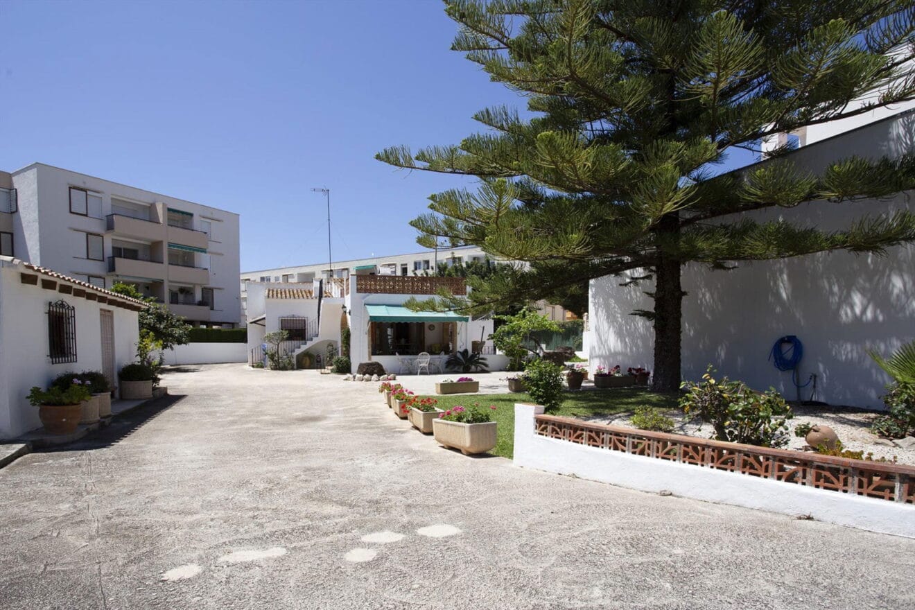 Vista de una casa de vacaciones en el Arenal en Jávea - MMC Property Services