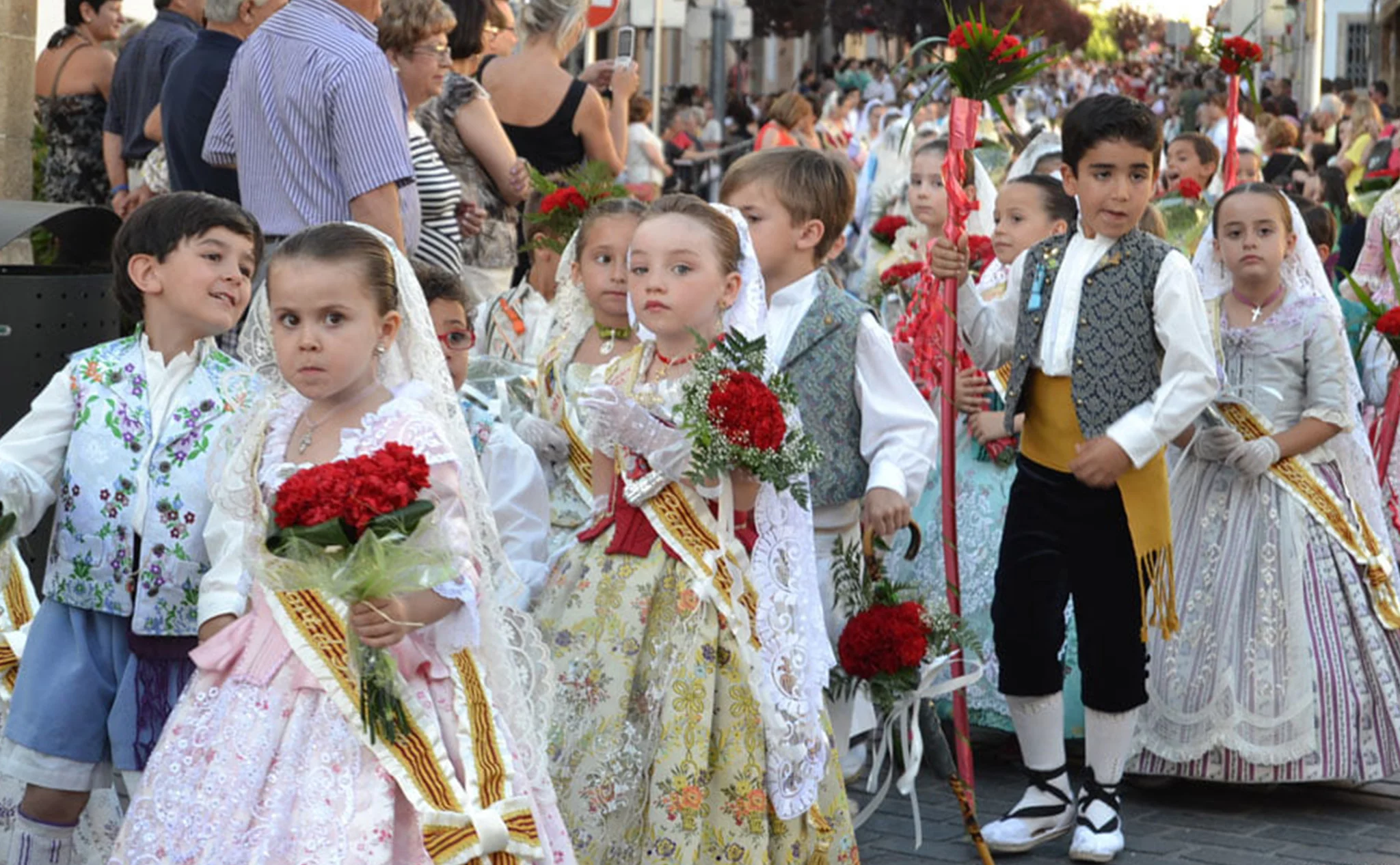 Xabieros y xabieres infantiles en la ofrenda de San Juan de Jávea (Año 2013)