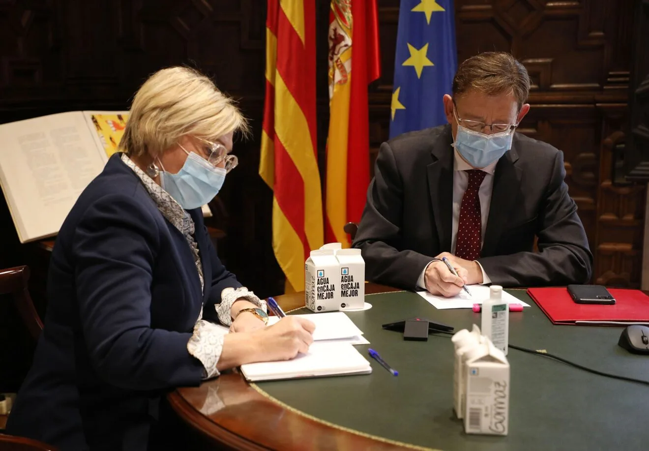 Ximo Puig y Ana Barceló durante una reunión con los responsables sanitarios