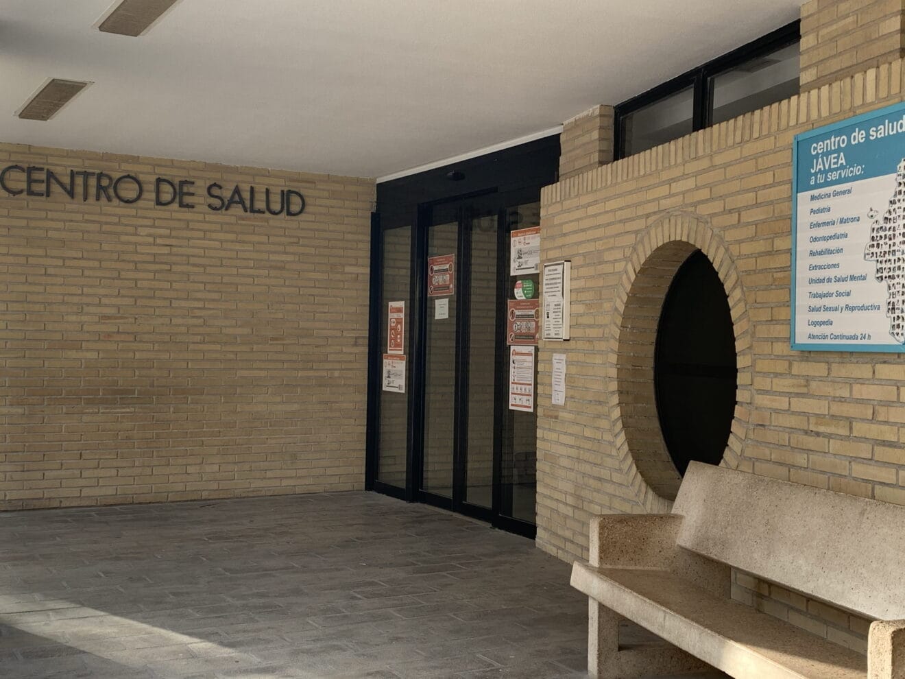 Entrada del Centro de Salud de Jávea