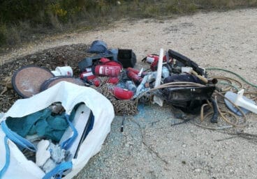 Escombros en una parcela dels Julians de Xàbia