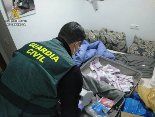 Imagen: La Guardia Civil destapa una estafa de 50.000 euros con el método rip deal