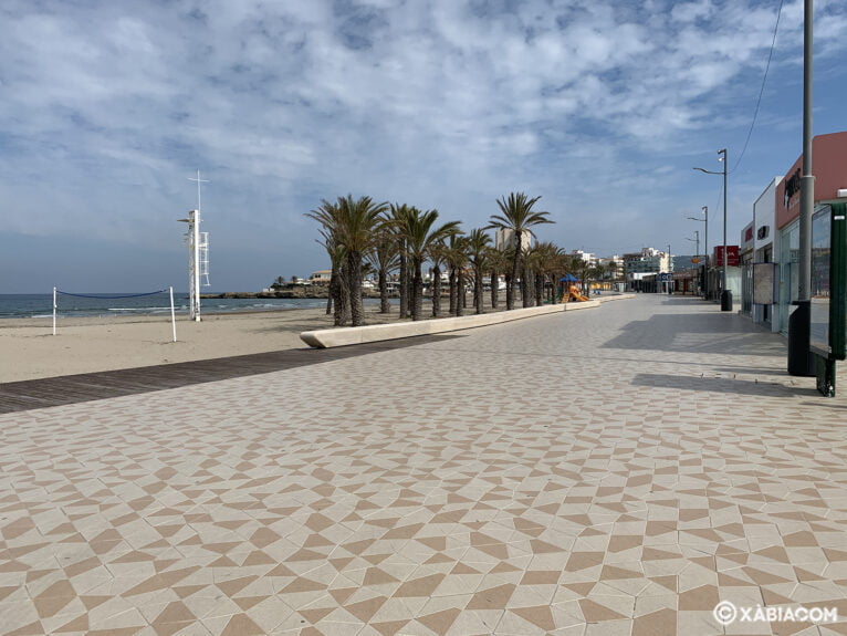 Paseo de la playa del Arenal de Xàbia