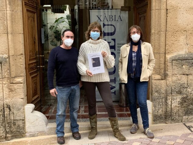 Imagen: Representantes de l'IROX en la presentación del estudio