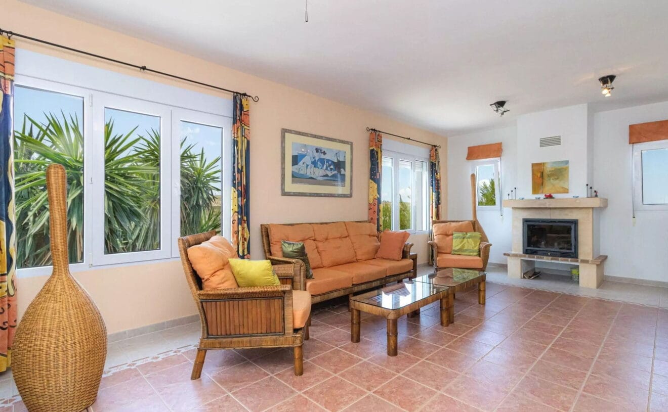 Salón de un chalet en venta en la zona de la Granadella - Vicens Ash Properties
