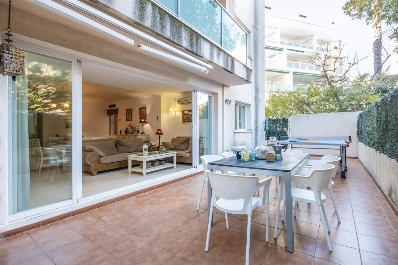 Terraza de un apartamento de alquiler en Jávea - Aguila Rent a Villa