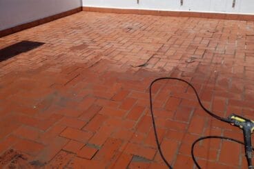 Terraza deteriorada pendiente de impermeabilización – Pinturas Juanvi Ortolà