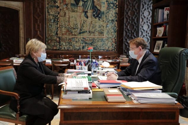 Imagen: Reunión del president con la consellera de Sanidad