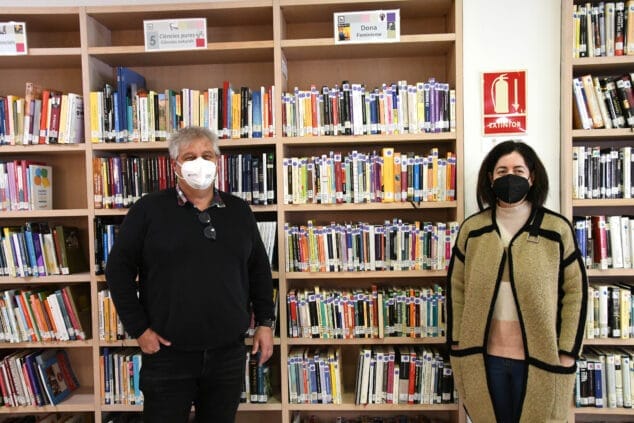 Imagen: Área de la Mujer en la Biblioteca de Xàbia