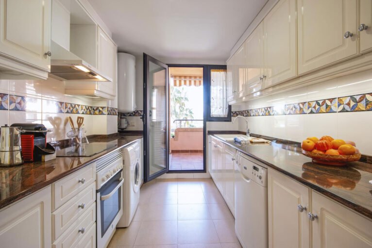 Cocina de un apartamento de vacaciones para seis personas en Jávea - Aguila Rent a Villa