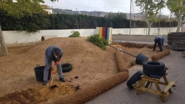 Construcción de la montaña de arena