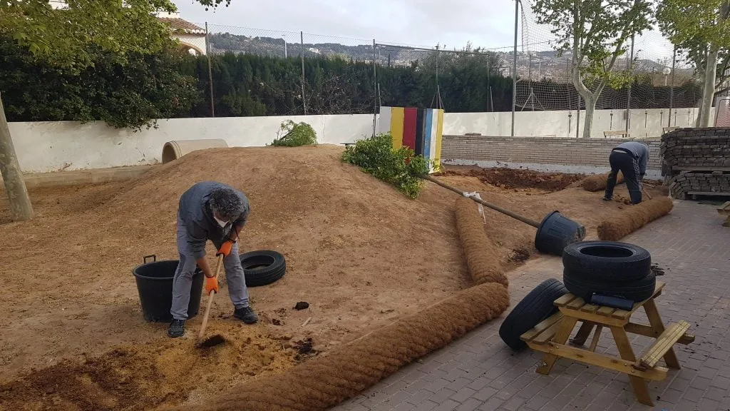 Construcción de la montaña de arena