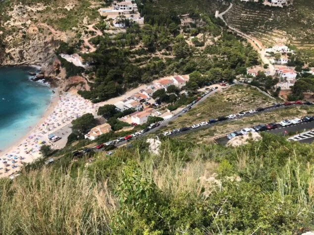 Imagen: Control de aforo. Cala de la Granadella