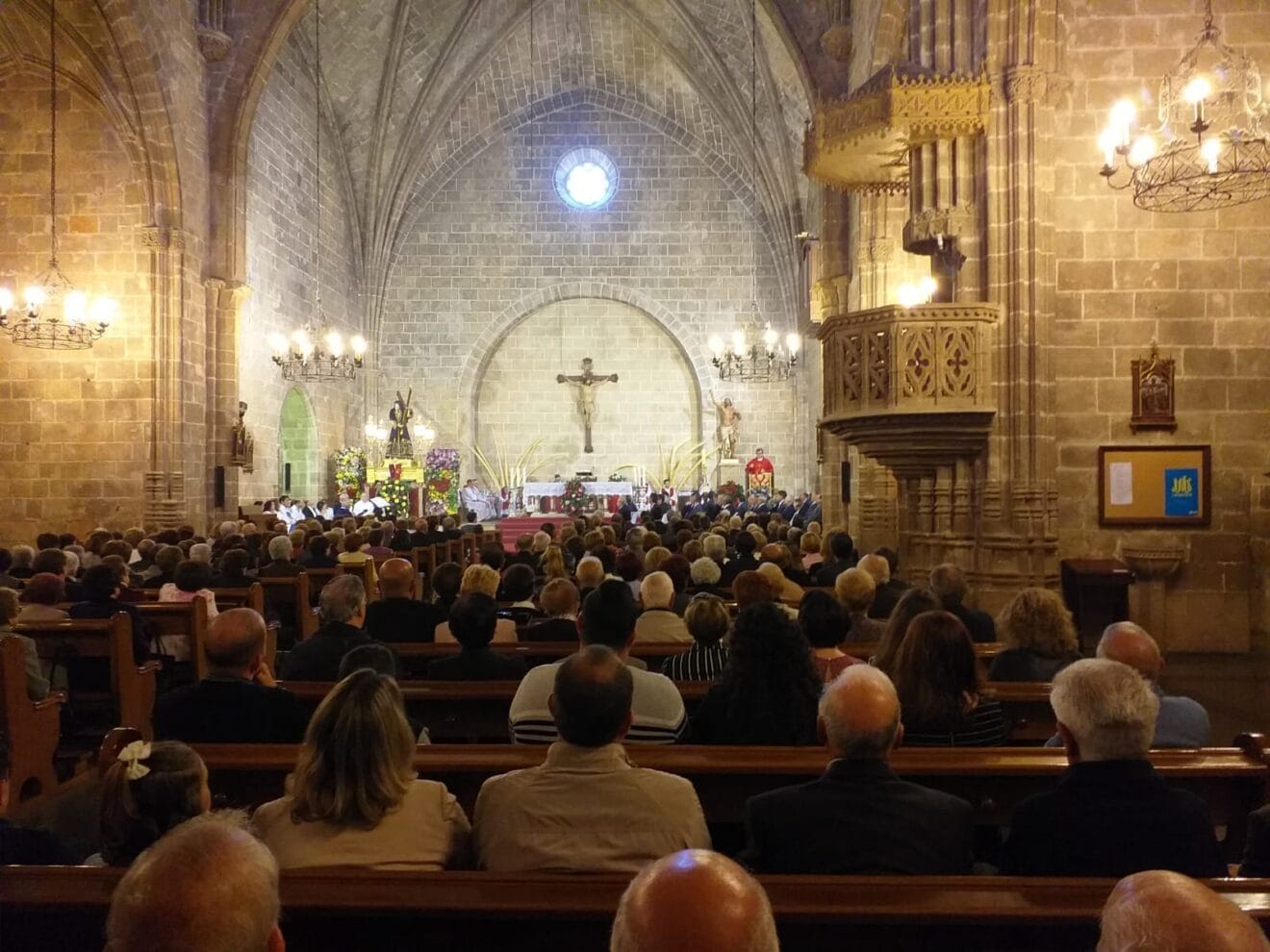 Misa en honor a Jesús Nazareno