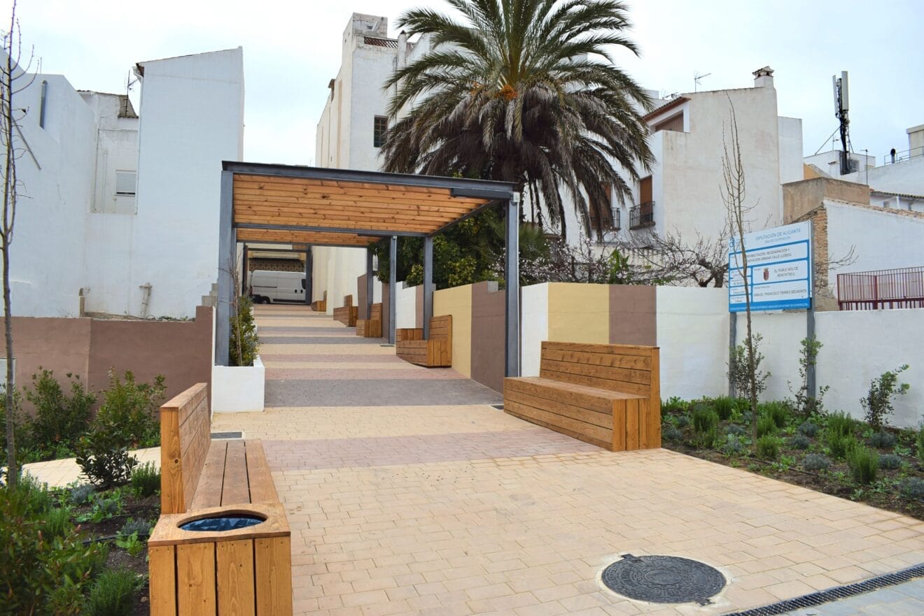 Nueva imagen de la Calle Llebeig de Benitatxell