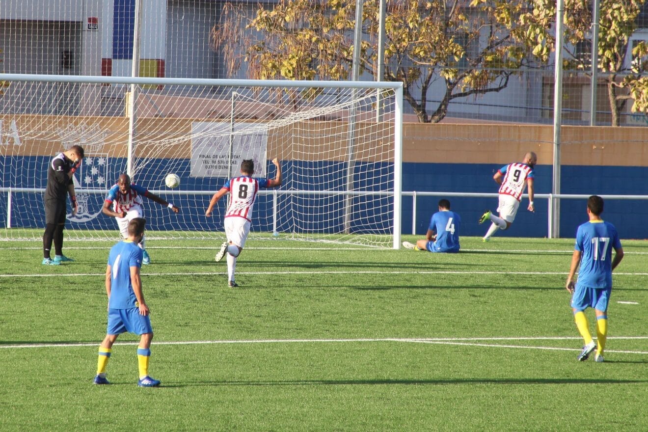 Partido de fútbol CD Jávea-CD Dénia