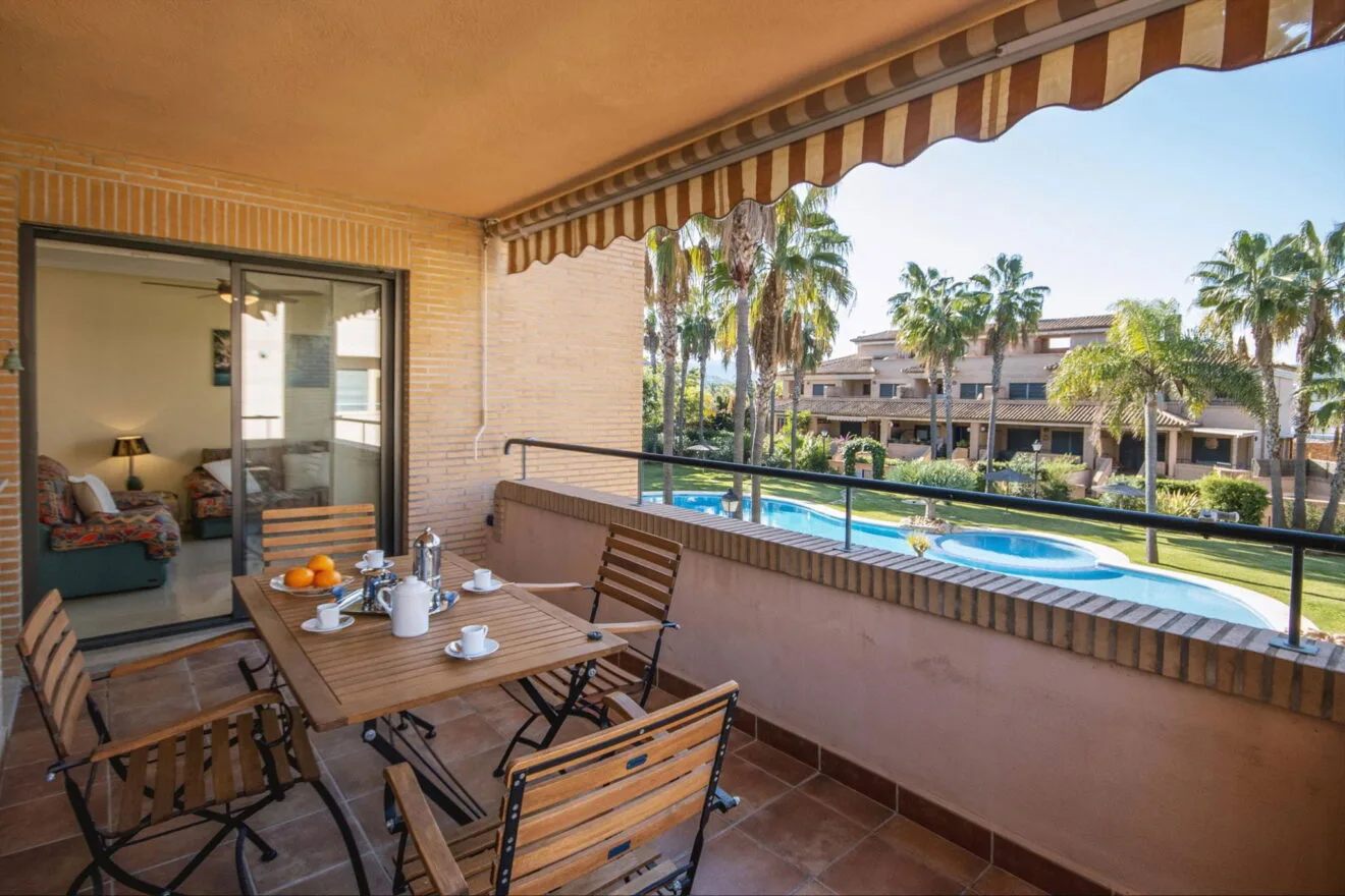 Terraza de un apartamento de vacaciones para seis personas en Jávea - Aguila Rent a Villa