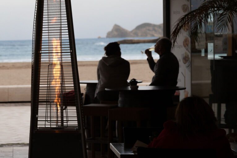Tomar algo al lado del mar en invierno - Restaurante La Fontana