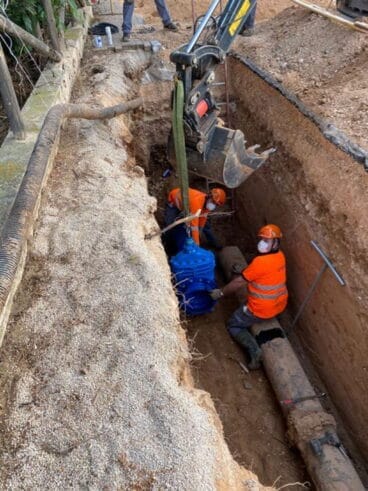 Trabajadores en pleno desarrollo de sus funciones – Amjasa