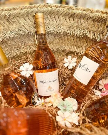 Amplia carta de bebidas gourmet y licores premium