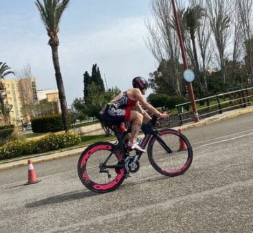 Cristina durante la prueba de ciclismo