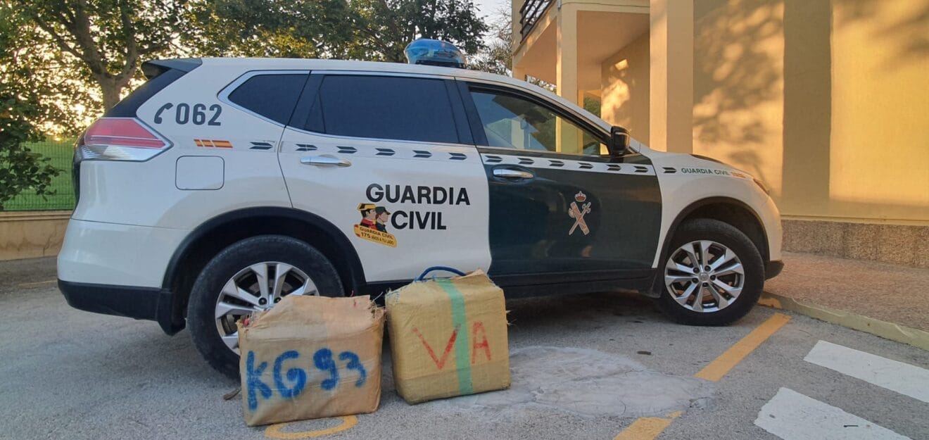 Fardos de hachis extraídos de la zona del Portitxol