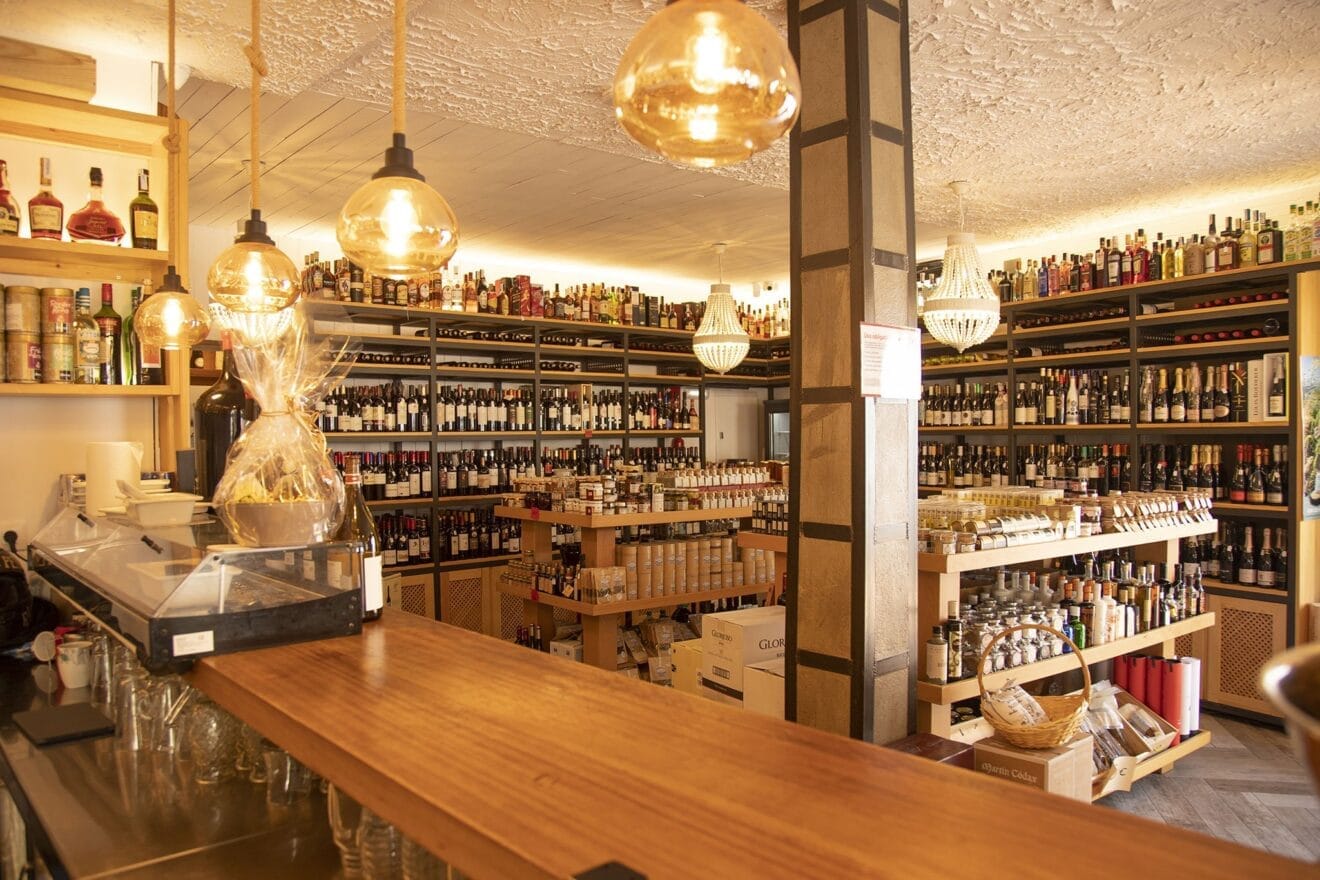 Interior de El Celler de la Fontana