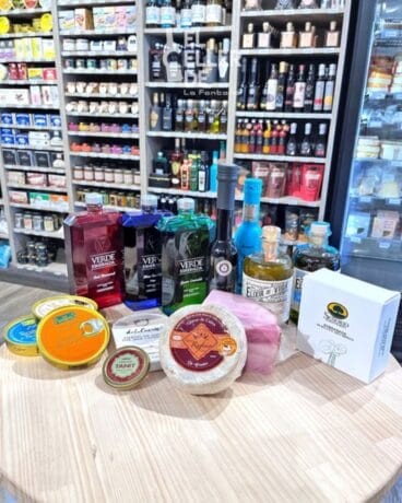Regalos gourmet con productos delicatessen y vinos
