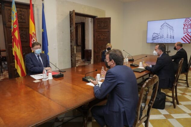 Imagen: Ximo Puig se reúne con responsables de la farmacéutica Janssen