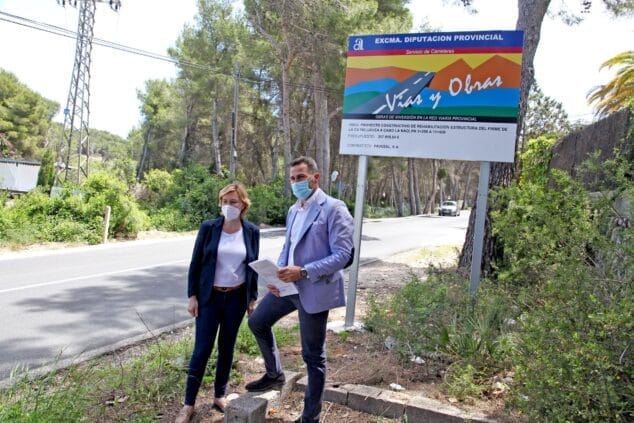 Imagen: Alejandro Morant y Rosa Cardona en la CV-742