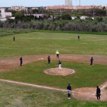 Campo de baseball en Xàbia durante un partido