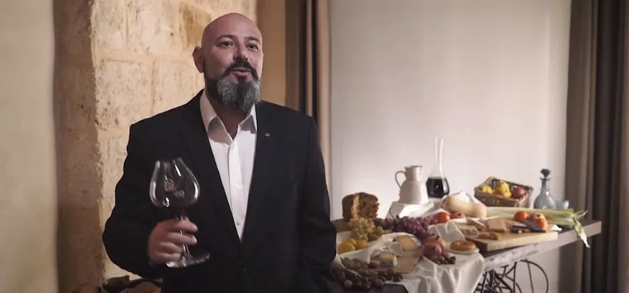 Enrique García, sumiller del Bon Amb