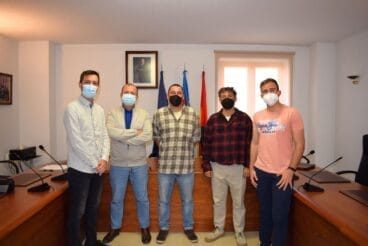 Representantes del Col·lectiu Mirades y municipales