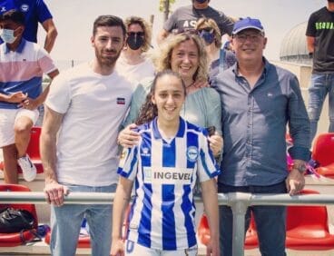 Gema Soliveres junto a sus padres y hermano