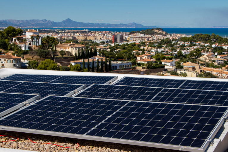 Installazione di pannelli solari a Dénia - SUN & PROJECTS