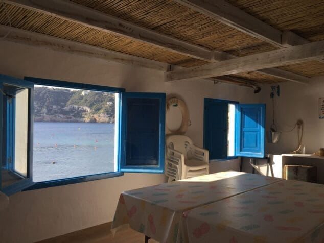 Imagen: Interior de una de las casitas de la Barraca