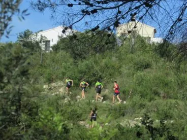 Los corredores durante la carrera de Mini Trail