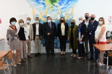 Mural homenaje a sanitarios en el Hospital Dénia