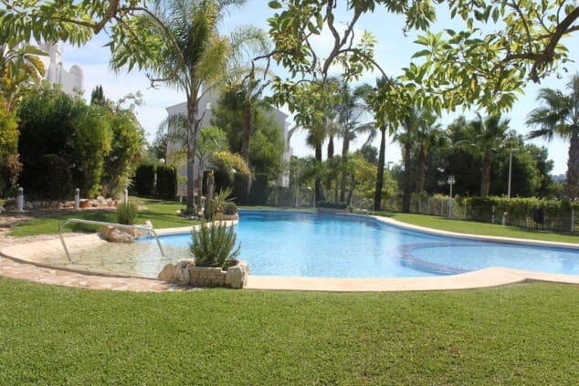 Imagen: Piscina de un apartamento de vacaciones para cinco personas en Jávea - MMC Property Services