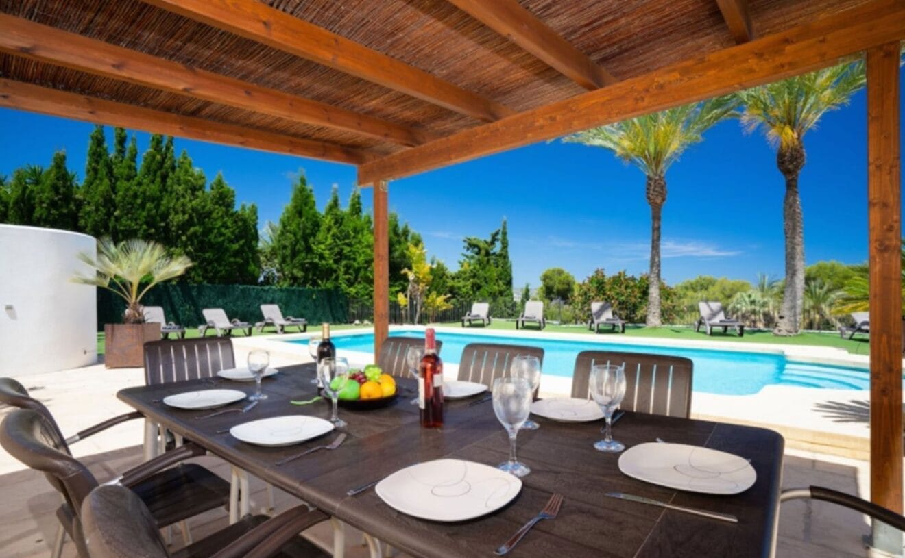 Terraza cubierta en una villa de alto standing - Terramar Costa Blanca